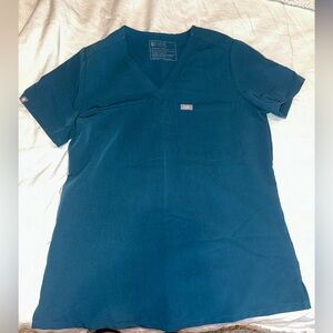 FIGS Caribbean Blue Slim Catarina One-Pocket Scrub Top
